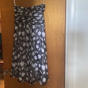 White House / Black market Strapless dress